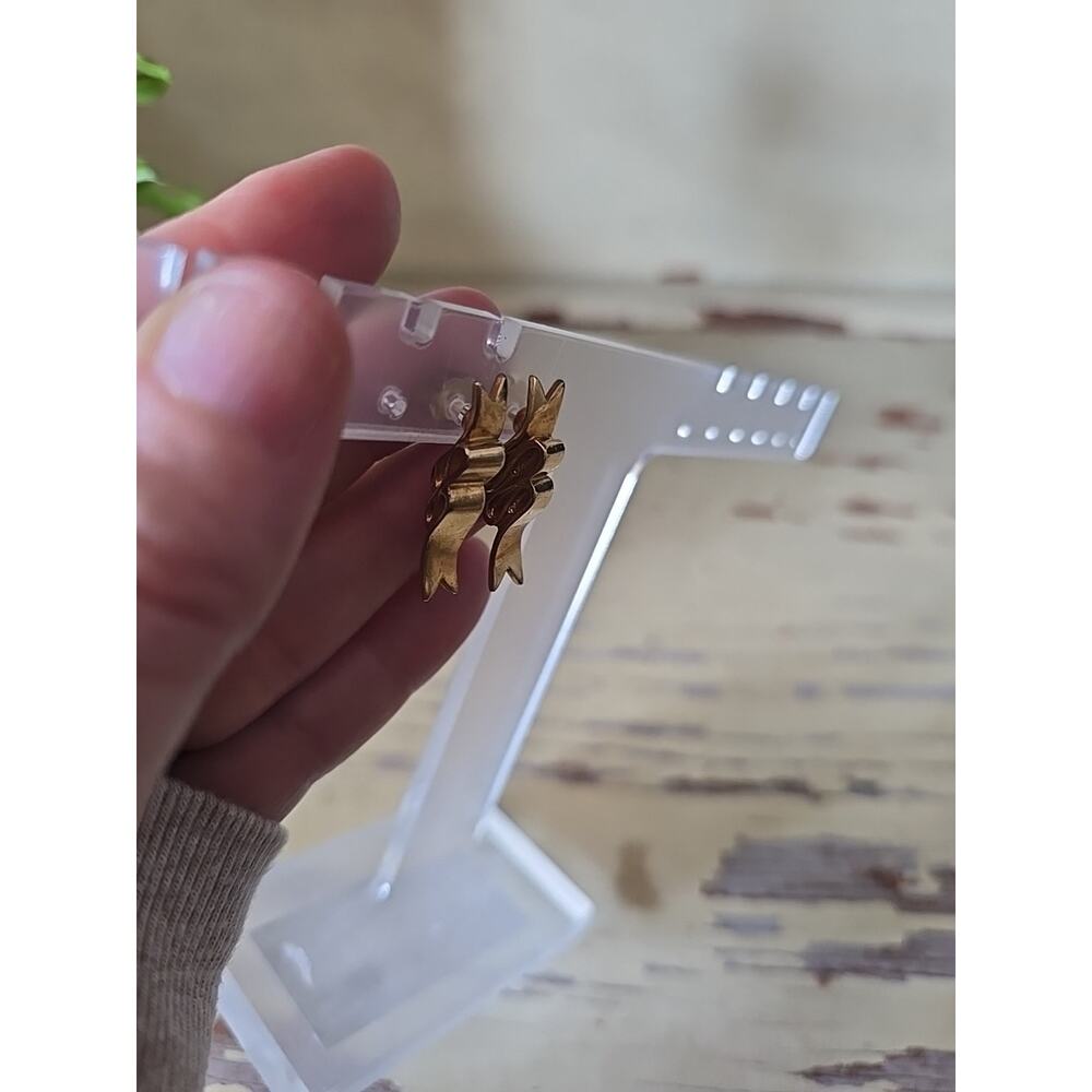 Vtg Monet Gold Tone Festive Folded Ribbon‎ Fashion Jewelry Pierced Stud Earrings - Picture 3 of 5